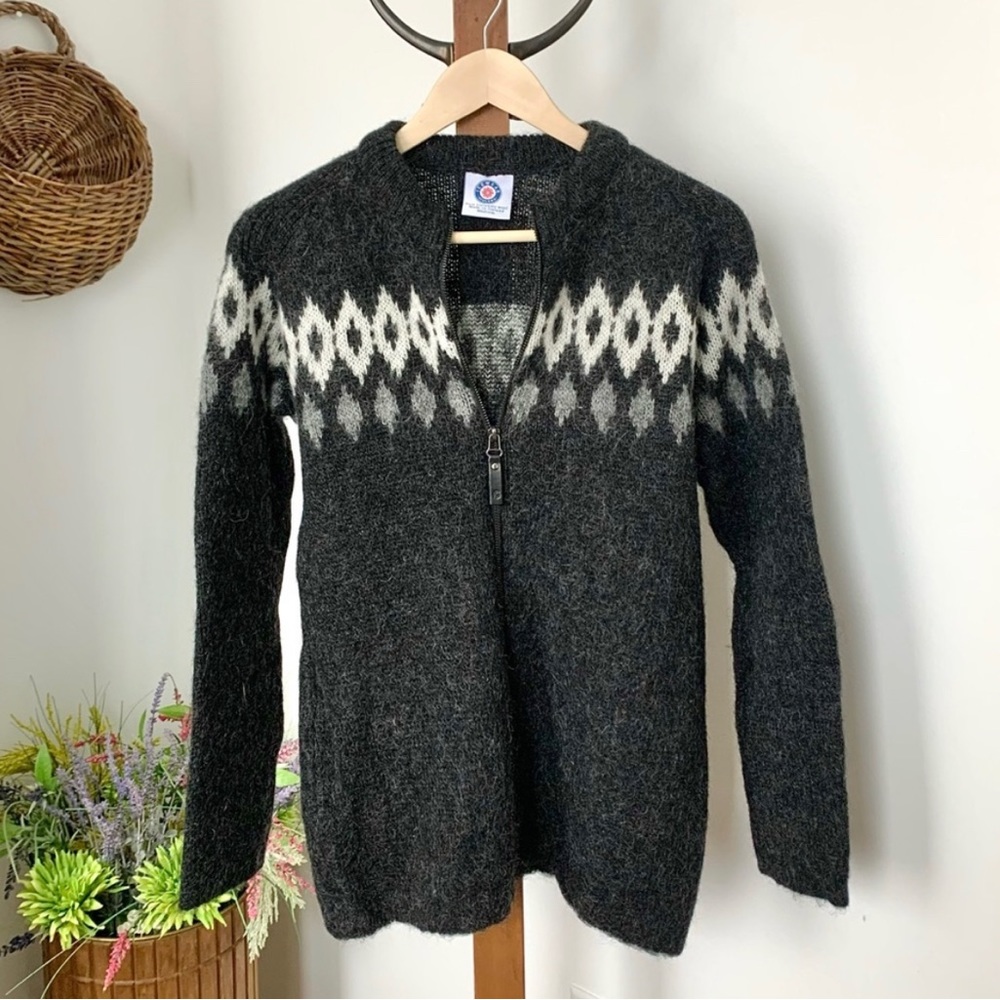 Zip front Icewear Hildur Icelandic Wool Cardigan Sweater Grey black